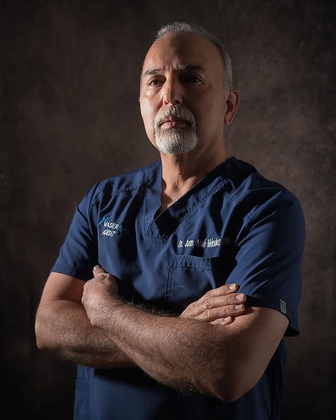 Dr. Juan José Méndez Treviño, cirujano plástico